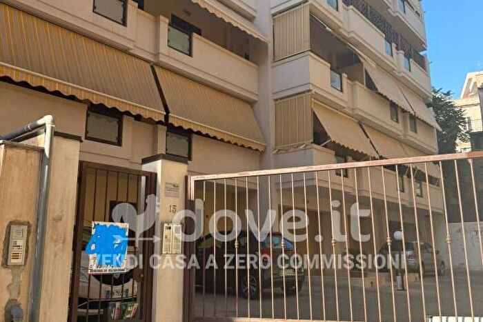 Appartamento trilocale in vendita in Via Leonardo da Vinci, Villa San Giovanni