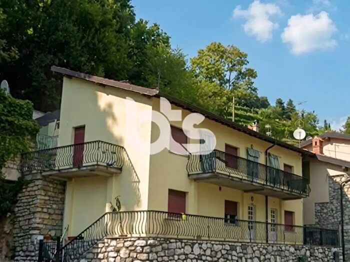 Casa quadrilocale in vendita in Via Vecchi, Adrara San Martino