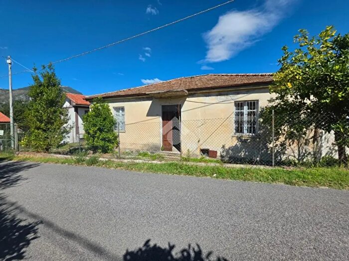 Casa quadrilocale in vendita in Via Cocorbito, Sora