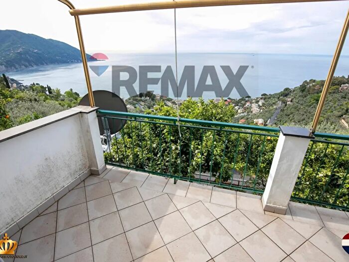 Casa con 11 locali in vendita in Via Don Angelo Polleri, Recco