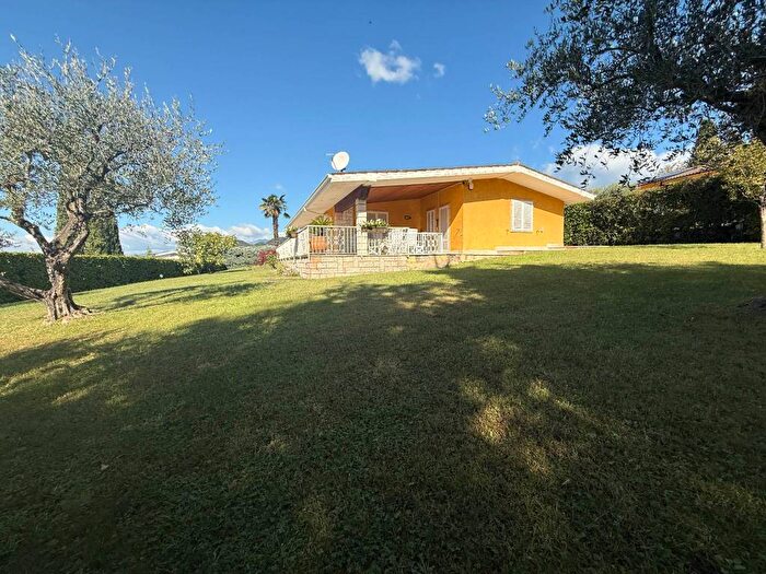 Casa quadrilocale in affitto in Centro, Bardolino