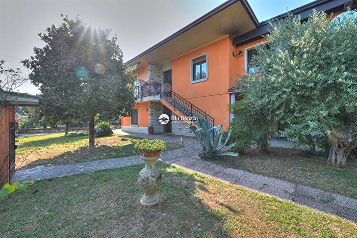 Casa trilocale in vendita in Via Dante Alighieri, Puegnago Sul Garda