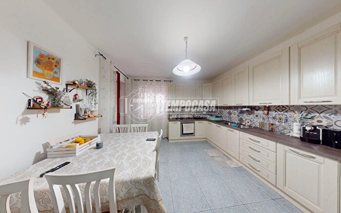 Appartamento con 7 locali in vendita in Via Giosuè Carducci, Maglie