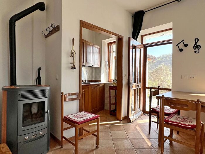 Casa trilocale in vendita in Via Arzeno, Ne