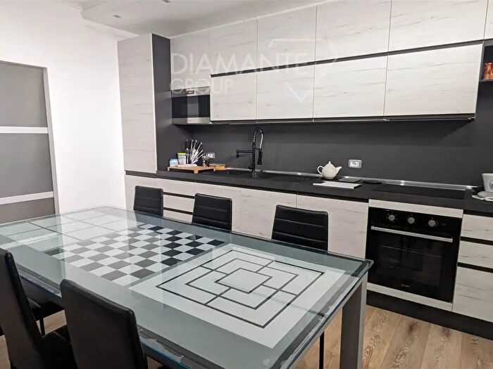 Appartamento quadrilocale in vendita in Castiglione Del Lago