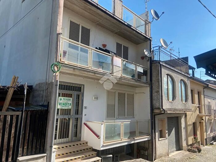 Appartamento trilocale in vendita in Appartamento Via Virginia, Ateleta