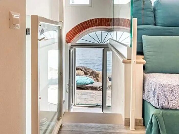 Appartamento quadrilocale in vendita in Via San Michele, Rapallo