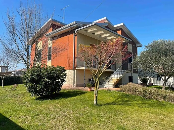 Casa trilocale in vendita in Mortara