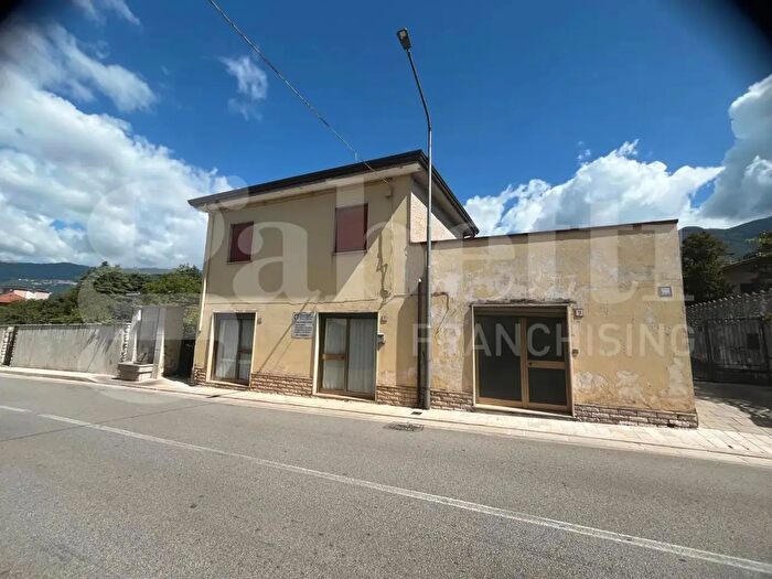 Casa trilocale in vendita in Via Ascensione, San Potito Sannitico