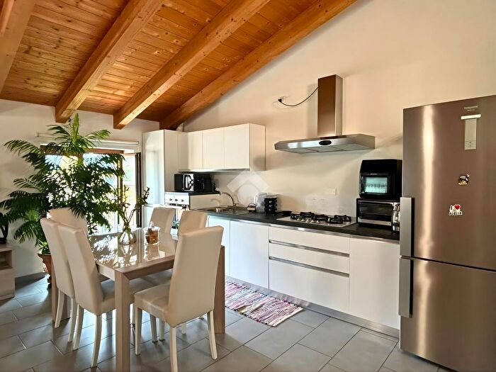 Appartamento bilocale in vendita in Via Vittorio Veneto, Piancogno