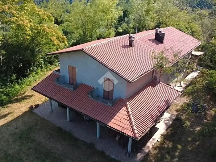 Casa con 6 locali in vendita in Via Morollo, Gemmano