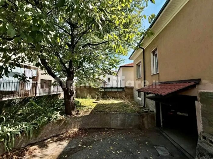 Casa quadrilocale in vendita in Legnano