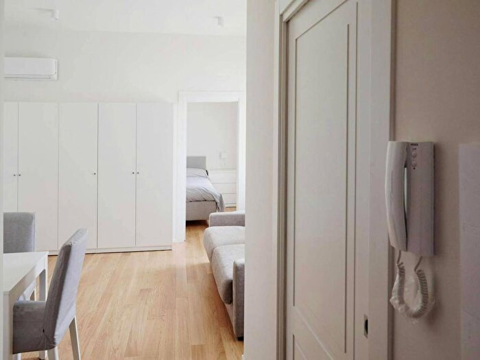 Appartamento monolocale in affitto in Via Tortona, Solari, Milano