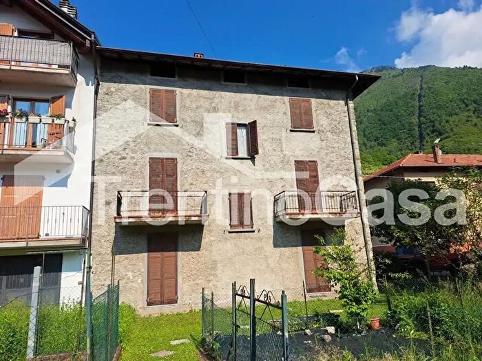 Appartamento con 10 locali in vendita in Via XI Febbraio, Bagolino