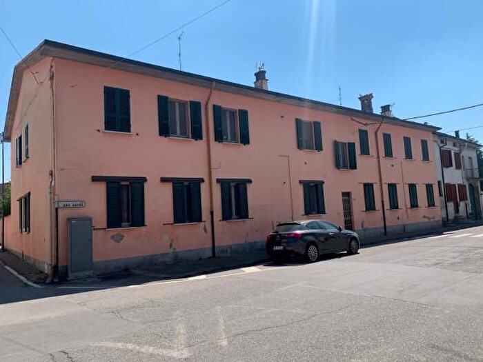 Appartamento bilocale in vendita in Via XXV Aprile Chignolo Po, Chignolo Po
