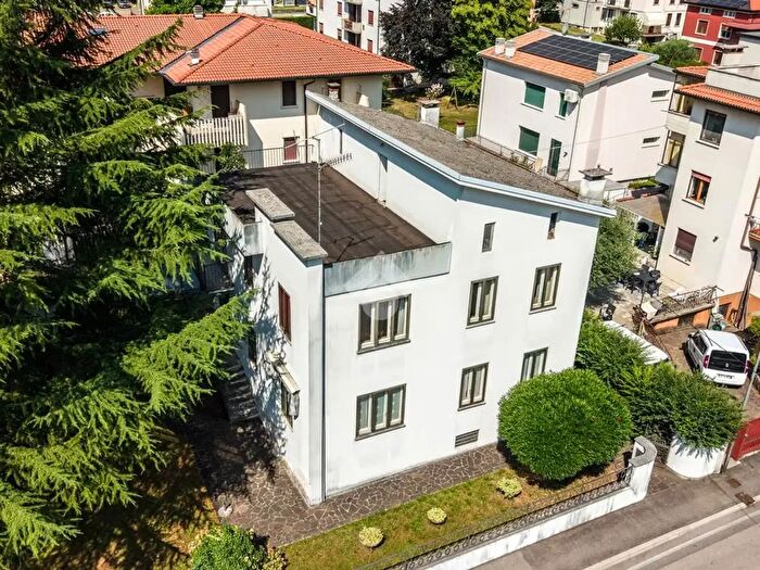 Casa con 7 locali in vendita in Via a Meucci, Valdagno