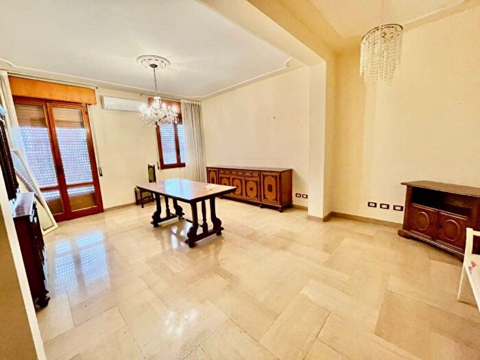 Appartamento con 6 locali in affitto in Crocetta, Modena