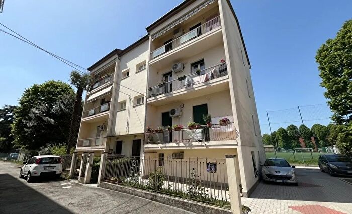 Appartamento in vendita in Viale Marconi Imola Zona Marconi, Imola