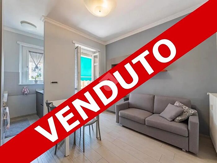 Appartamento bilocale in vendita in Via Alfonso Ogliaro, Torino