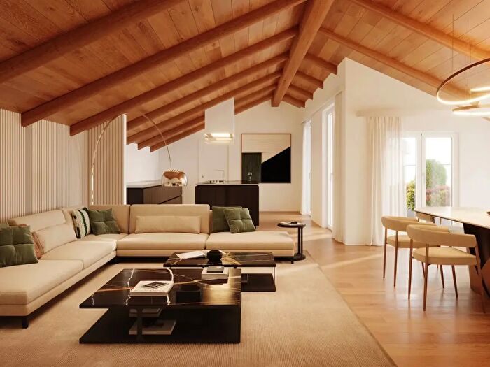 Appartamento trilocale in vendita in Via Roma, Bollate