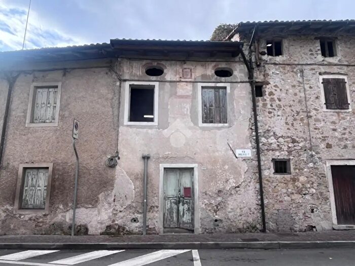 Casa trilocale in vendita in Via Umberto I, Maniago