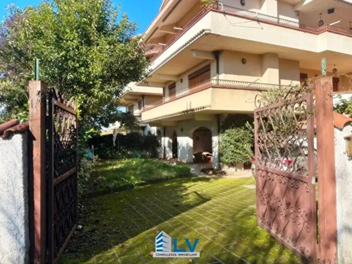 Casa con 6 locali in vendita in Via Nicola Iannini, Frosinone