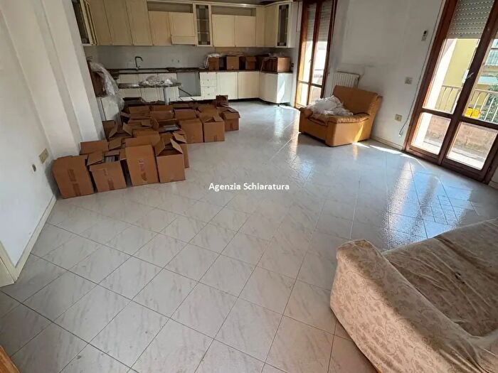 Appartamento con 5 locali in vendita in Vallefoglia