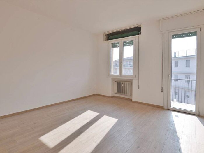 Appartamento con 5 locali in affitto in Viale Monfenera, Eden Tribunale, Treviso