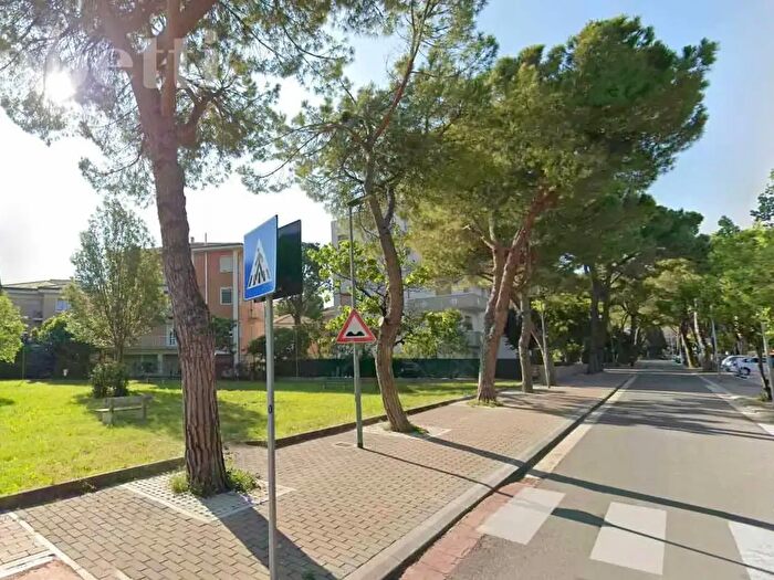 Appartamento con 5 locali in vendita in Via Pescara, Senigallia
