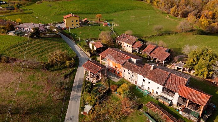 Casa con 6 locali in vendita in Via Cremoni, Nogarole Vicentino