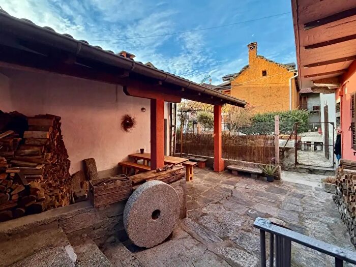 Appartamento bilocale in vendita in Via dell'Assunta, Miazzina