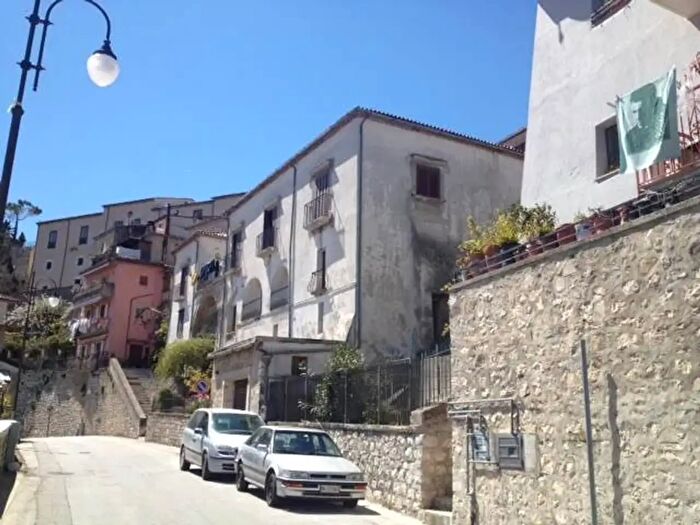 Casa con 7 locali in vendita in Via San Pietro De Ferraris, Montefusco