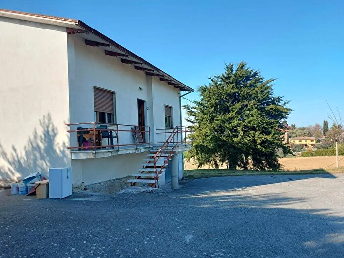 Casa con 7 locali in vendita in Via Olmi Grandi, Corinaldo