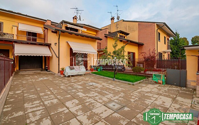 Casa quadrilocale in vendita in Via Salvo dAcquisto Vidardo, Castiraga Vidardo