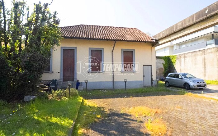 Casa quadrilocale in vendita in Via Nazionale dei Giovi, Cesano Maderno