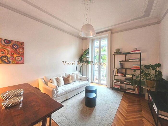 Appartamento trilocale in affitto in Via Camillo Hajech, Plebisciti Susa, Milano