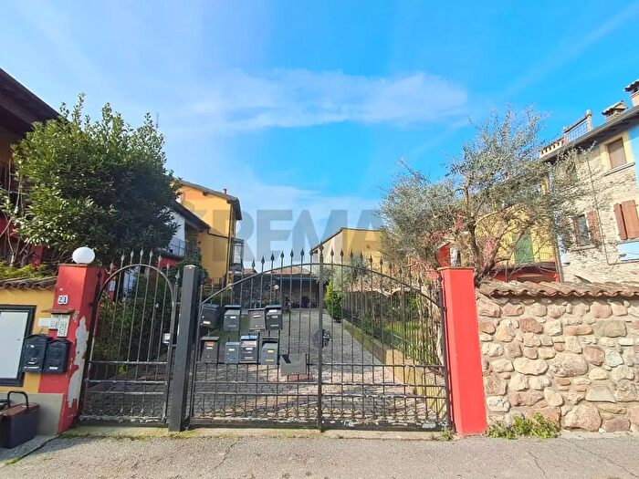 Appartamento trilocale in vendita in Desenzano Del Garda