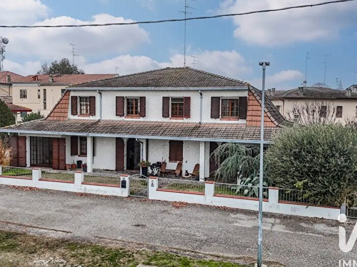 Casa con 6 locali in vendita in Piazza XXV Aprile, Portomaggiore