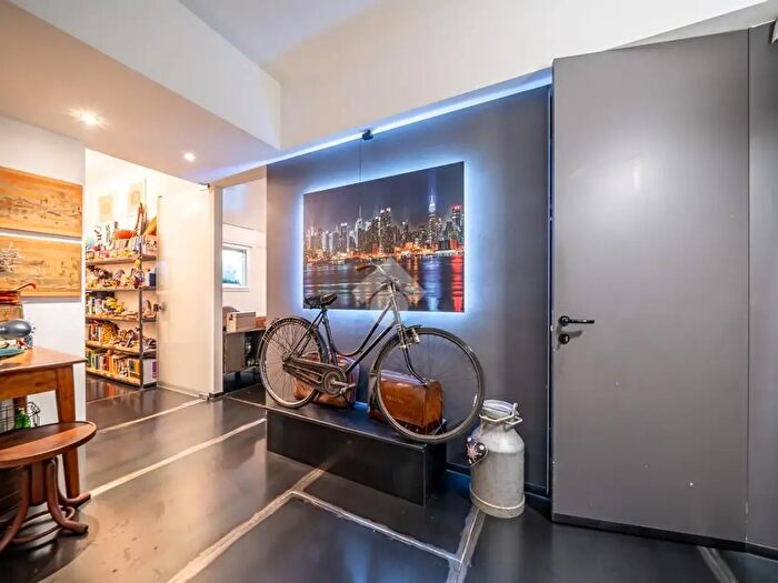 Appartamento quadrilocale in vendita in Lungadige RivaBattello, Verona