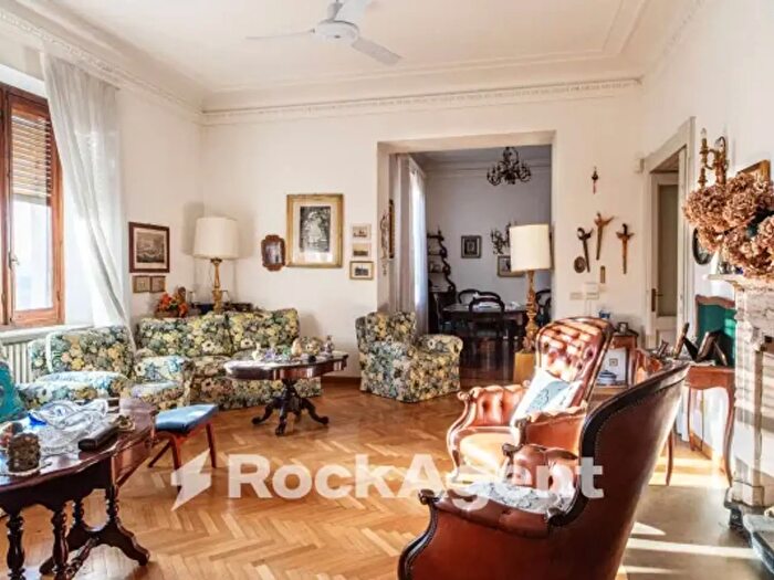 Casa con 6 locali in vendita in Via IV Novembre, Varzi