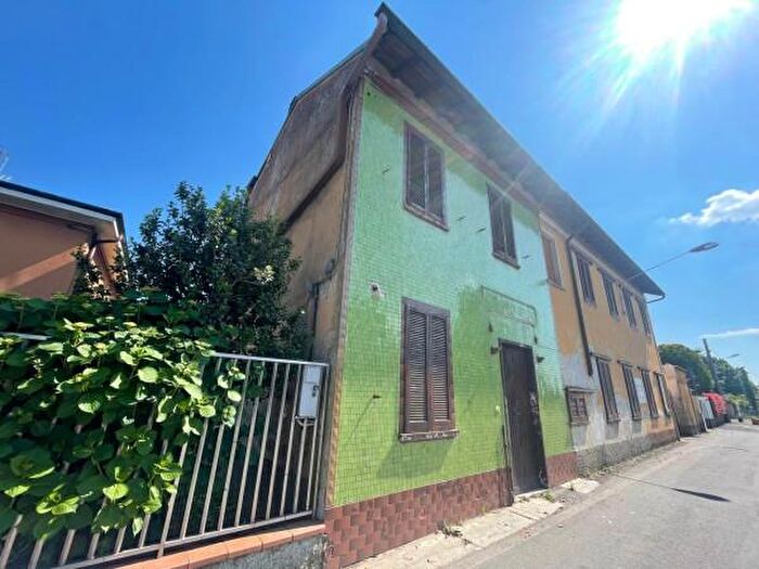 Casa trilocale in vendita in Via Settemb, Arconate