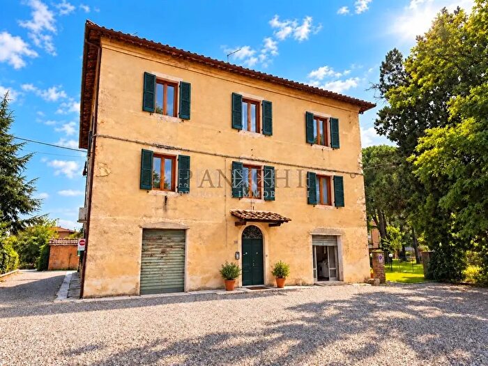 Appartamento con 6 locali in vendita in Asciano