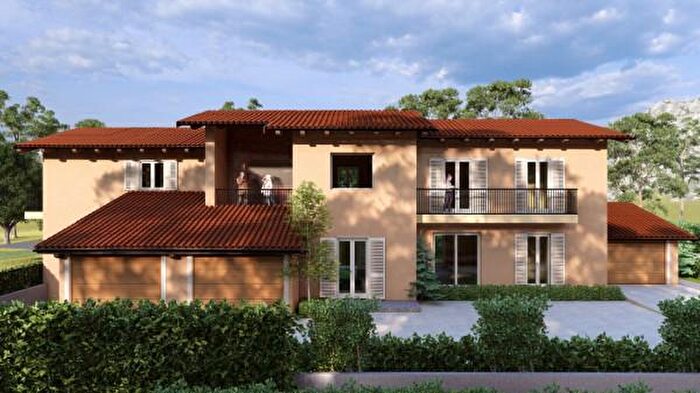 Casa quadrilocale in vendita in Via Spinetta, Cuneo