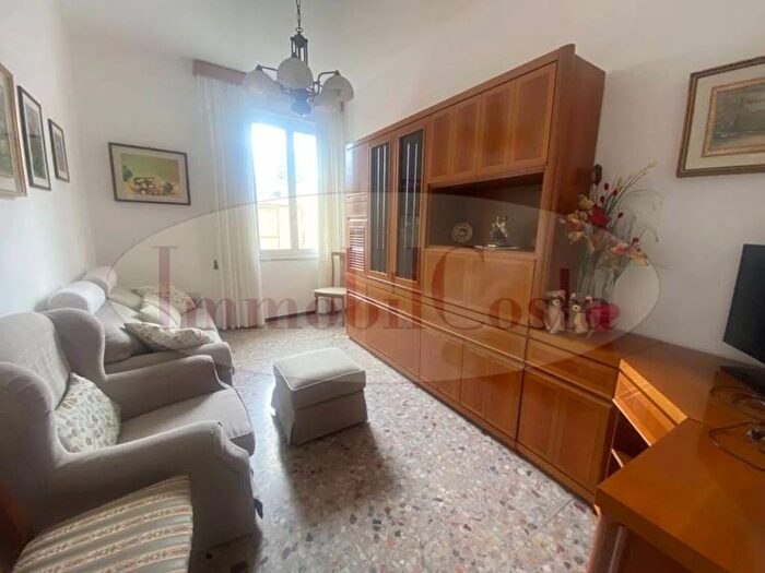 Appartamento con 6 locali in affitto in Corso Buenos Aires, Centro, Lavagna