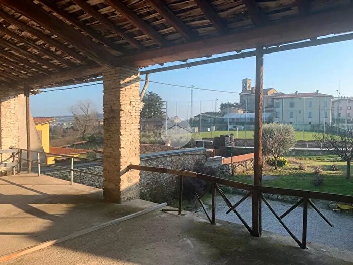 Casa con 8 locali in vendita in Via San Zeno, Adro