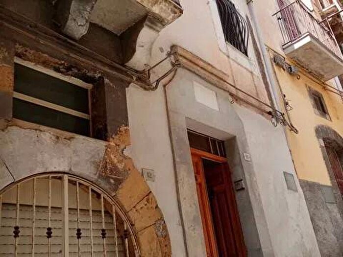 Casa con 6 locali in affitto in Via Fonia No Number, Vizzini