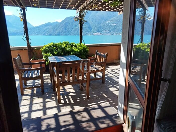 Appartamento con 5 locali in vendita in Bellano