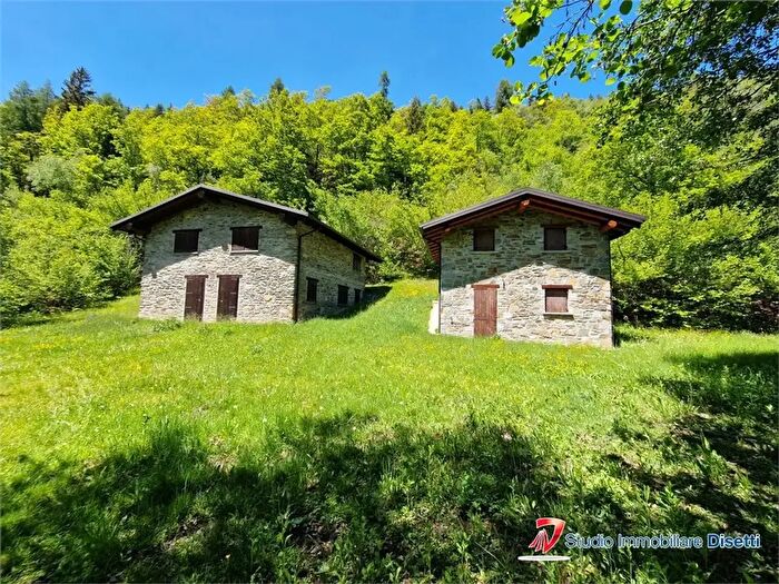 Casa con 8 locali in vendita in Località Barech, Corteno Golgi