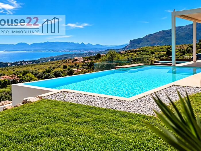 Casa quadrilocale in vendita in Contrada Sarmuci, Castellammare Del Golfo