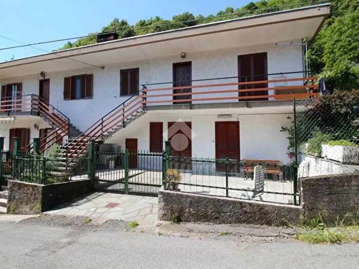 Casa quadrilocale in vendita in Borgata Vivian, Inverso Pinasca